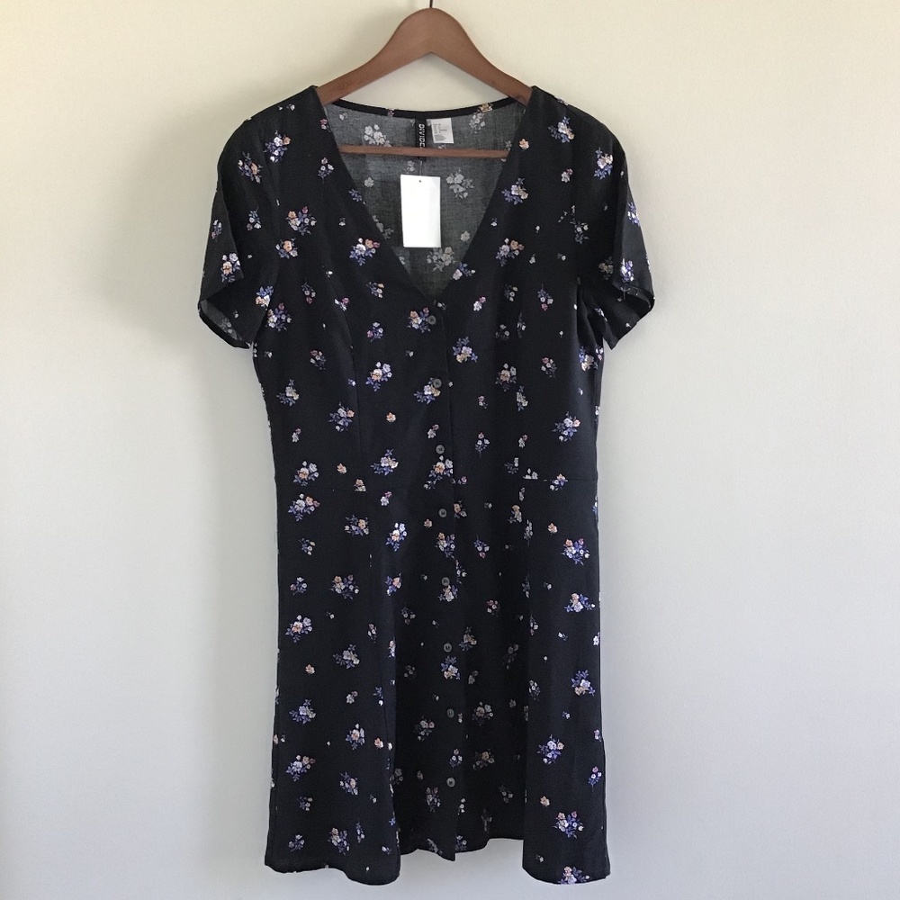 H&M Divided V-Neck Viscose Dress